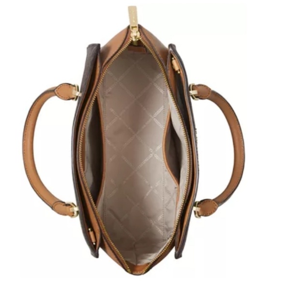 Michael Kors
Ellis Signature Satchel - Picture 3 of 3